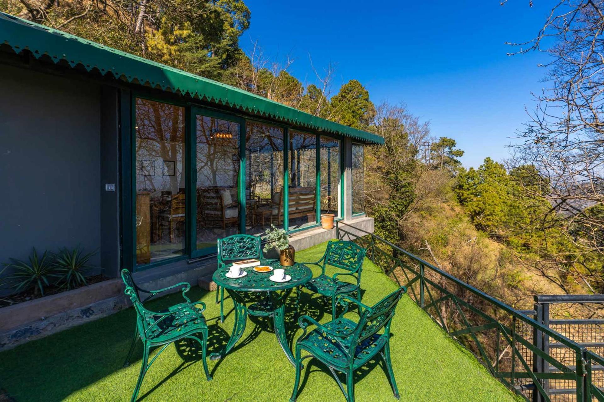Stayvista At Padam Hill- Pet Friendly Villa With Garden Kasauli Luaran gambar