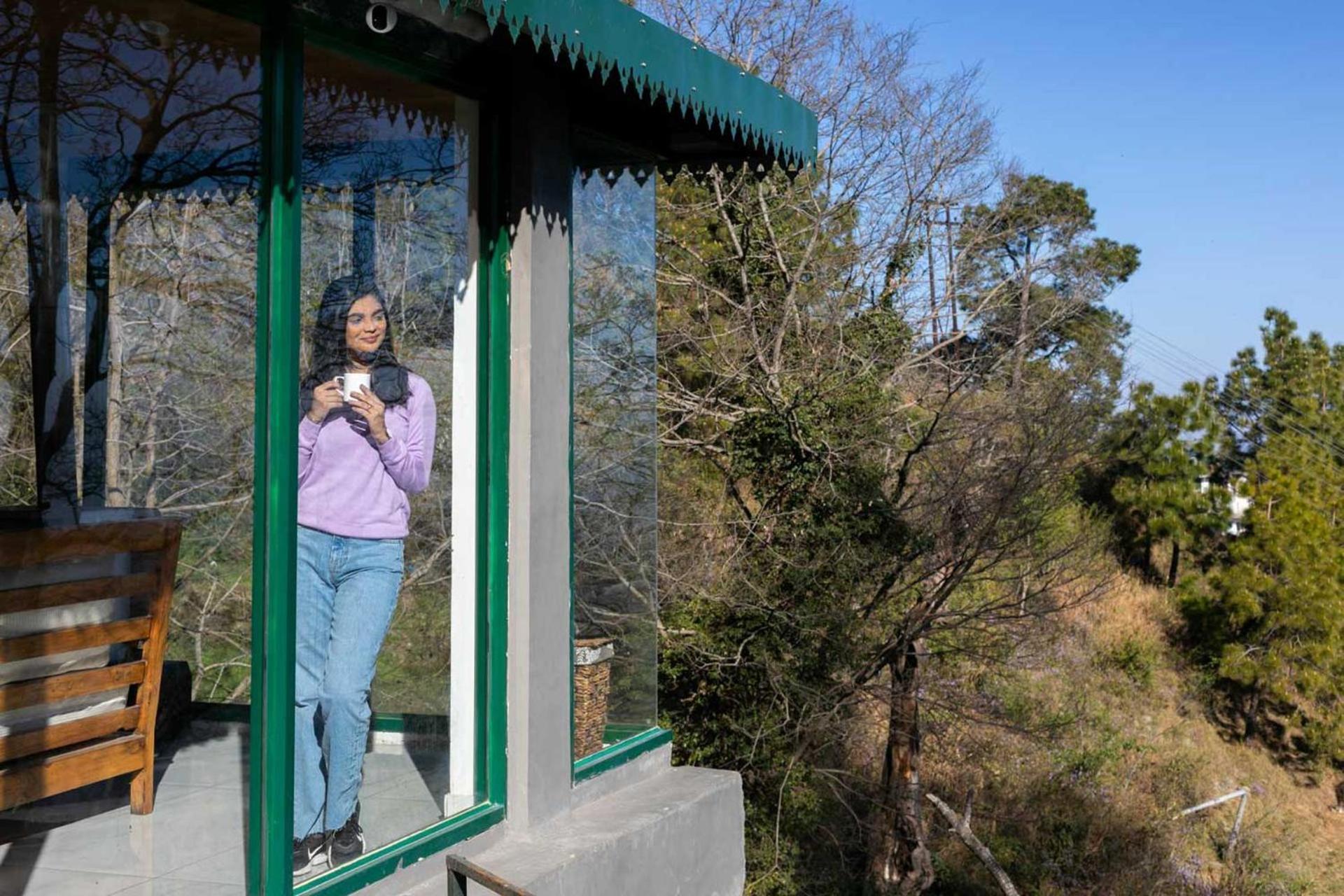 Stayvista At Padam Hill- Pet Friendly Villa With Garden Kasauli Luaran gambar